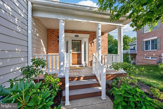 Photo - 563 Gramercy Ln