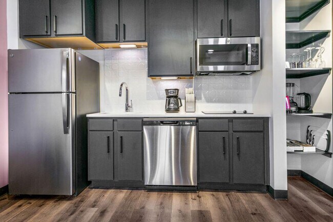 Photo - 611 Commerce St Unit ID1267087P