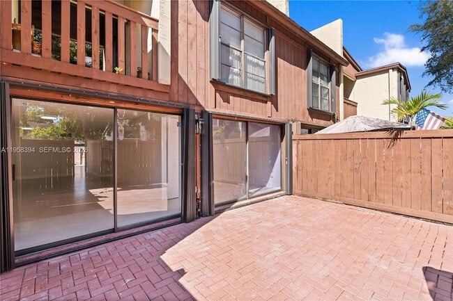 Building Photo - 6907 SW 115th Pl Unit D40