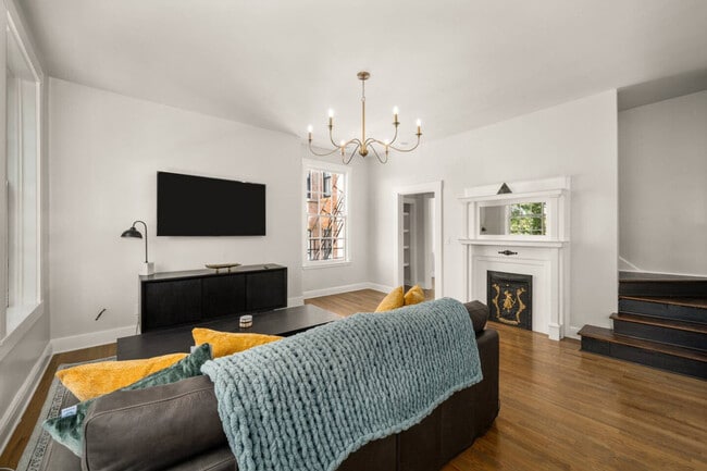 Photo - 1326 Broadway Unit ID1312458P