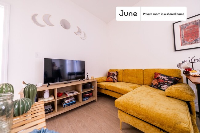 Photo - Private bedroom in 2 bed/1 bath Home Unit B Condo