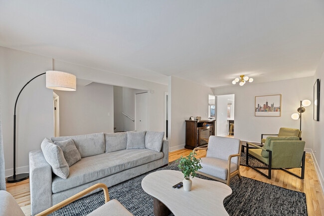 Building Photo - 9084 Barberry Ln Unit ID1060676P