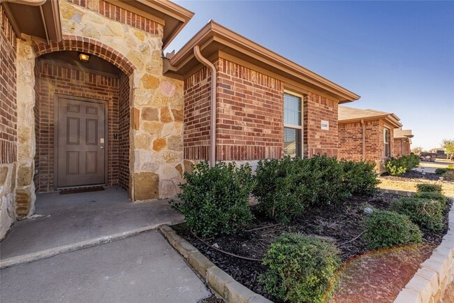 Building Photo - 1120 Decker Dr