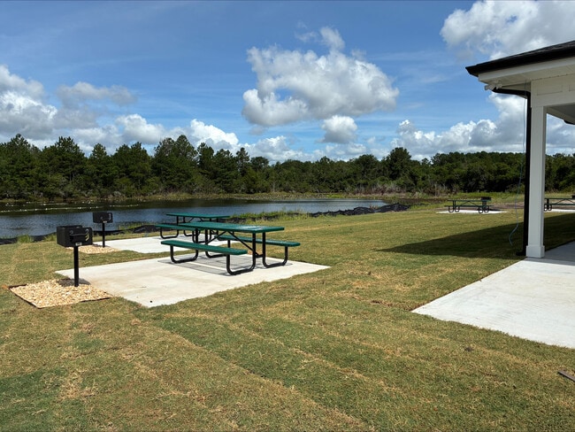 Lakeview - Lakeside Villas