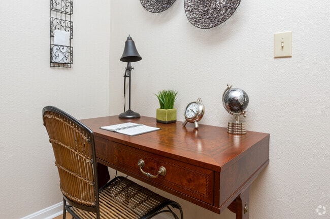 2BR, 2BA - 1,111 SF - Living Room - Villas Of Forest Springs