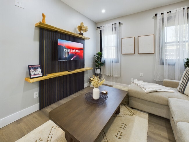 Photo - 964 SW Ferry St Unit SI ID1624346P