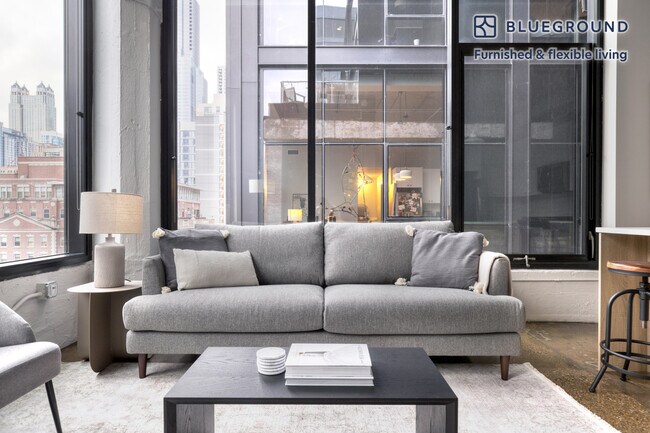 Photo - 676 N La Salle Dr Unit FL6-ID894