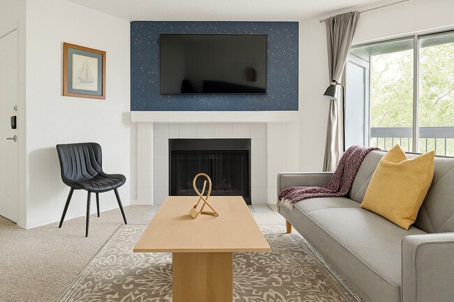 Building Photo - 1040 Clayton Ln Unit ID1335308P