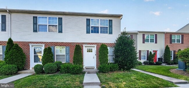 Photo - 483 Arwell Ct