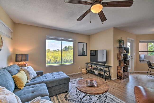 Building Photo - 4850 E Desert Cove Ave Unit SI FL2-ID1546049P