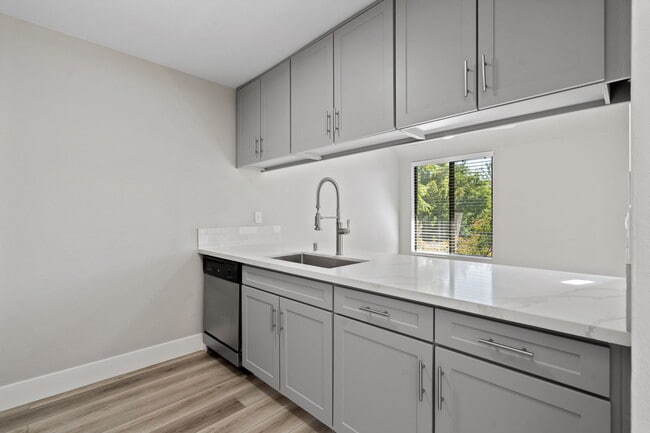 Photo - Deer Valley Apartment Homes