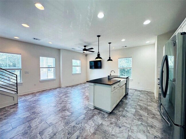 Photo - 2716 Halcyon Dr Unit 38