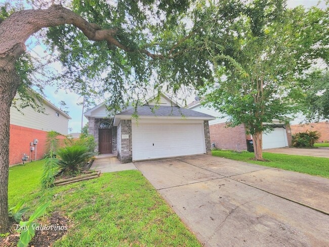 Photo - 638 Aldenwick Ln