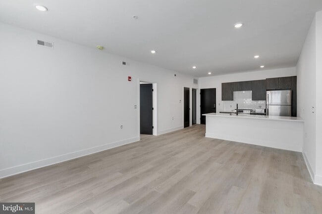 Photo - 3045 Richmond St Unit 303