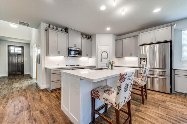 Photo - 5490 Peregrine Ln