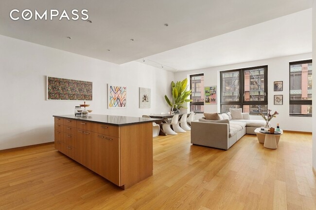 Building Photo - 68 Spring St