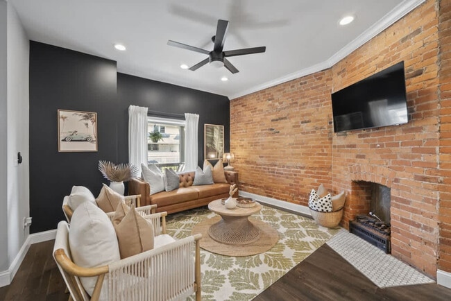 Building Photo - 530 Hanford St Unit SI ID1496117P