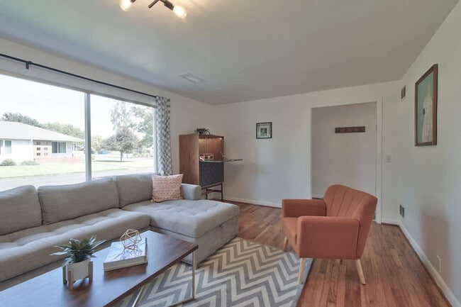 Photo - 1328 NE 9th Ave Unit SI ID1550272P
