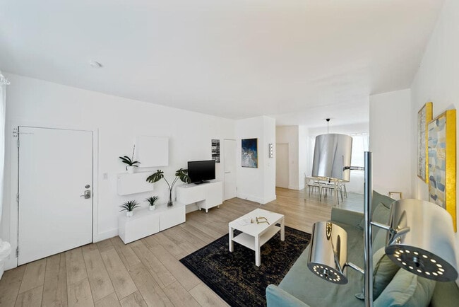 Photo - 1504 Bay Rd Unit ID1255491P