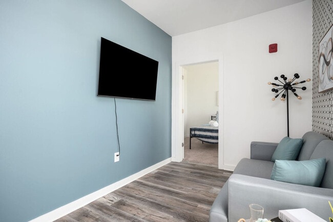 Building Photo - 542 Boulevard NE Unit ID1299415P