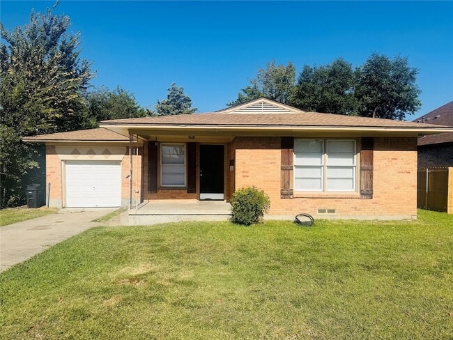 Building Photo - 1719 Andrew St