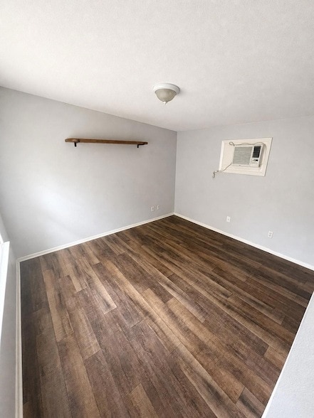 Photo - 5400 Harmon Ave