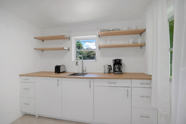 Photo - 975-977-977 SW 10th St Unit ID1323981P