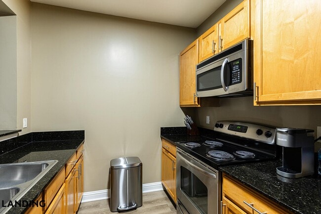 Photo - 925 Canterbury Rd NE Unit 12-1259