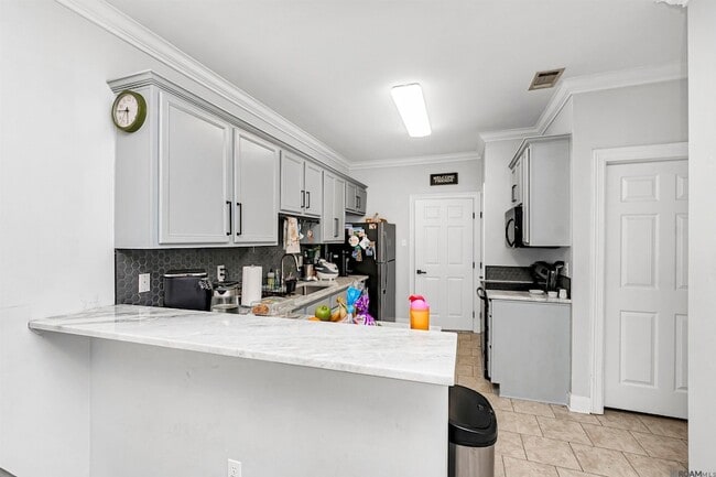 Photo - 10600 Lakes Blvd