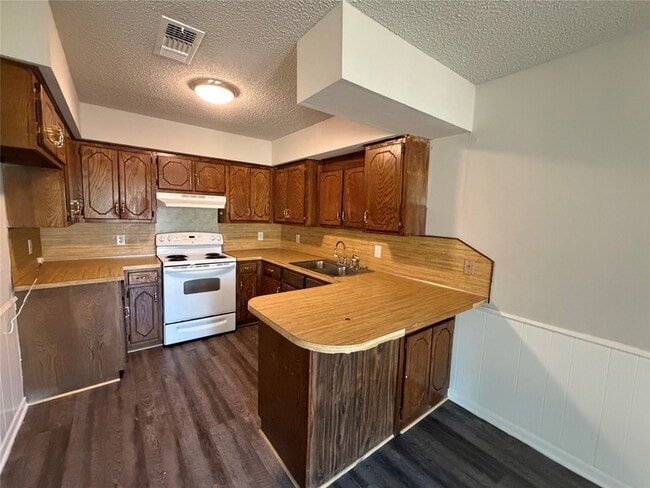Photo - 2318 N Alexander St