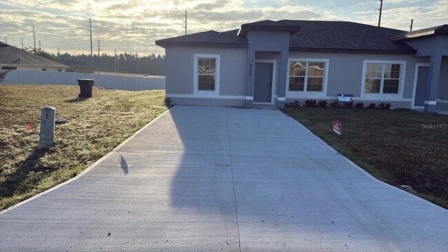 Photo - 833 Colville Dr