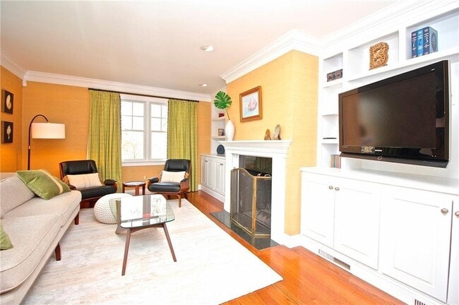 Building Photo - 190 Coggeshall Ave