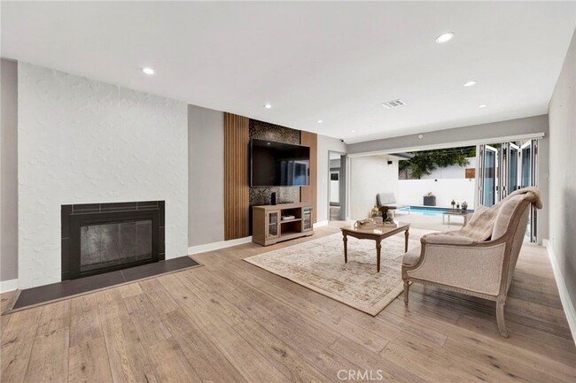 Photo - 4912 Alonzo Ave