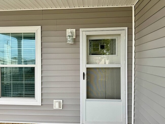 Photo - 1283 Jamestown Dr