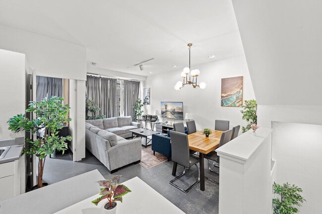 Building Photo - 160 E Berkeley St Unit SI ID1343272P