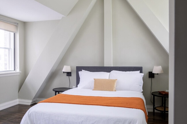 Photo - 225 E Michigan St Unit ID1379027P