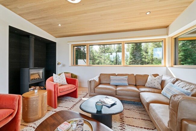 Building Photo - 730 Solitude Ln Unit ID1309471P