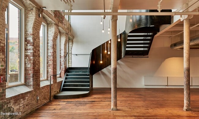 Photo - 520 State Rd Unit 207