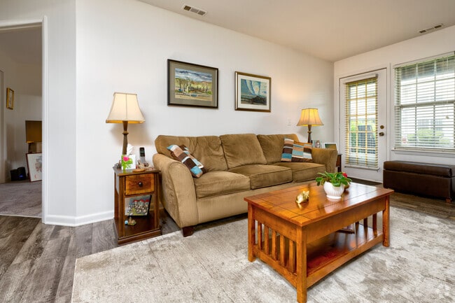 1BR, 1BR - 868SF - Living Room - Daniel's Creek at Baytowne