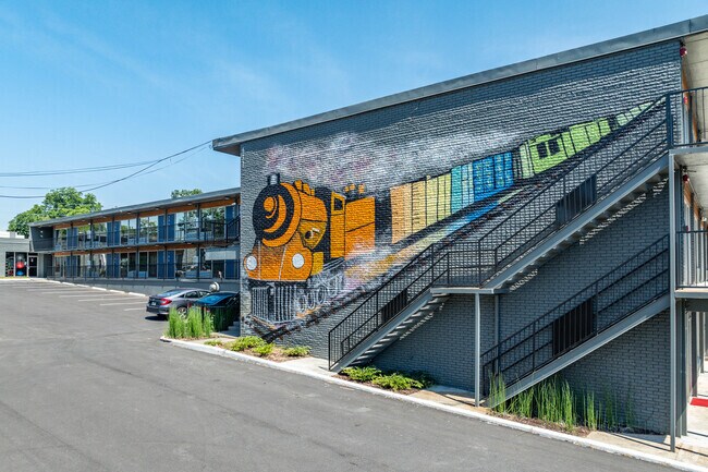 Building Photo - Dalton Station