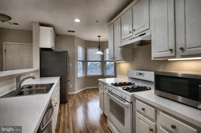 Photo - 25340 Lake Mist Square Unit 301