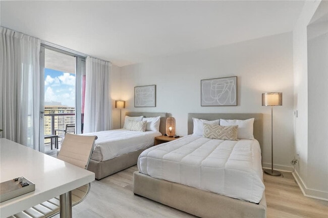 Building Photo - 2602 E Hallandale Beach Blvd Unit ID1227526P