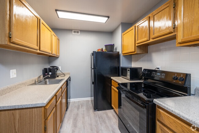 Interior Photo - Fox Hills North