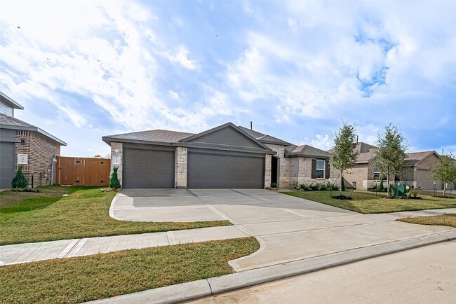 Photo - 532 Comal Trl