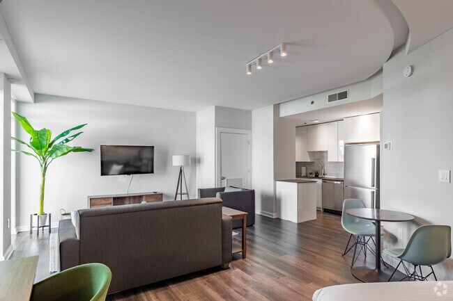 Studio, 1BA - 693SF - The Peach