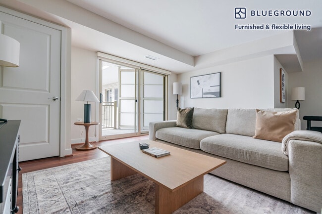 Building Photo - 4001 9th St N Unit FL8-ID1125