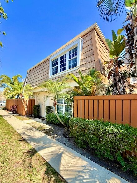 Photo - 11584 Winchester Dr