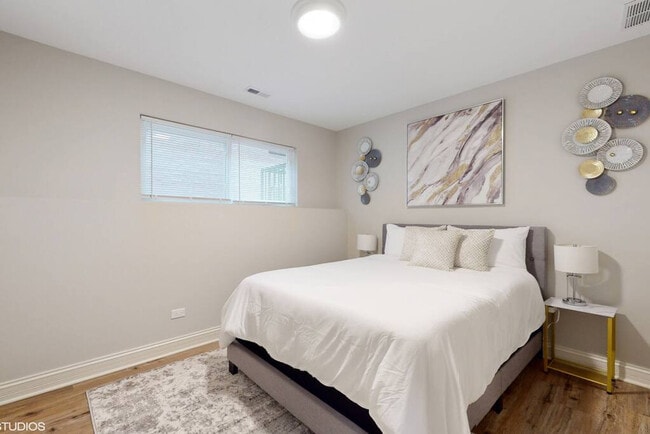 Photo - 1049 N Lawler Ave Unit SI FL1-ID1607866P