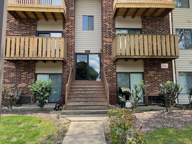 Building Photo - 746 Prescott Dr Unit 306