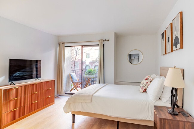 Photo - 328 W 11th St Unit SI FL2-ID1050881P